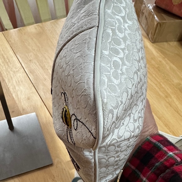 Coach 2006 Bee 🐝 Bag Floral Embroidered Women's Bag - Picture 4 of 8